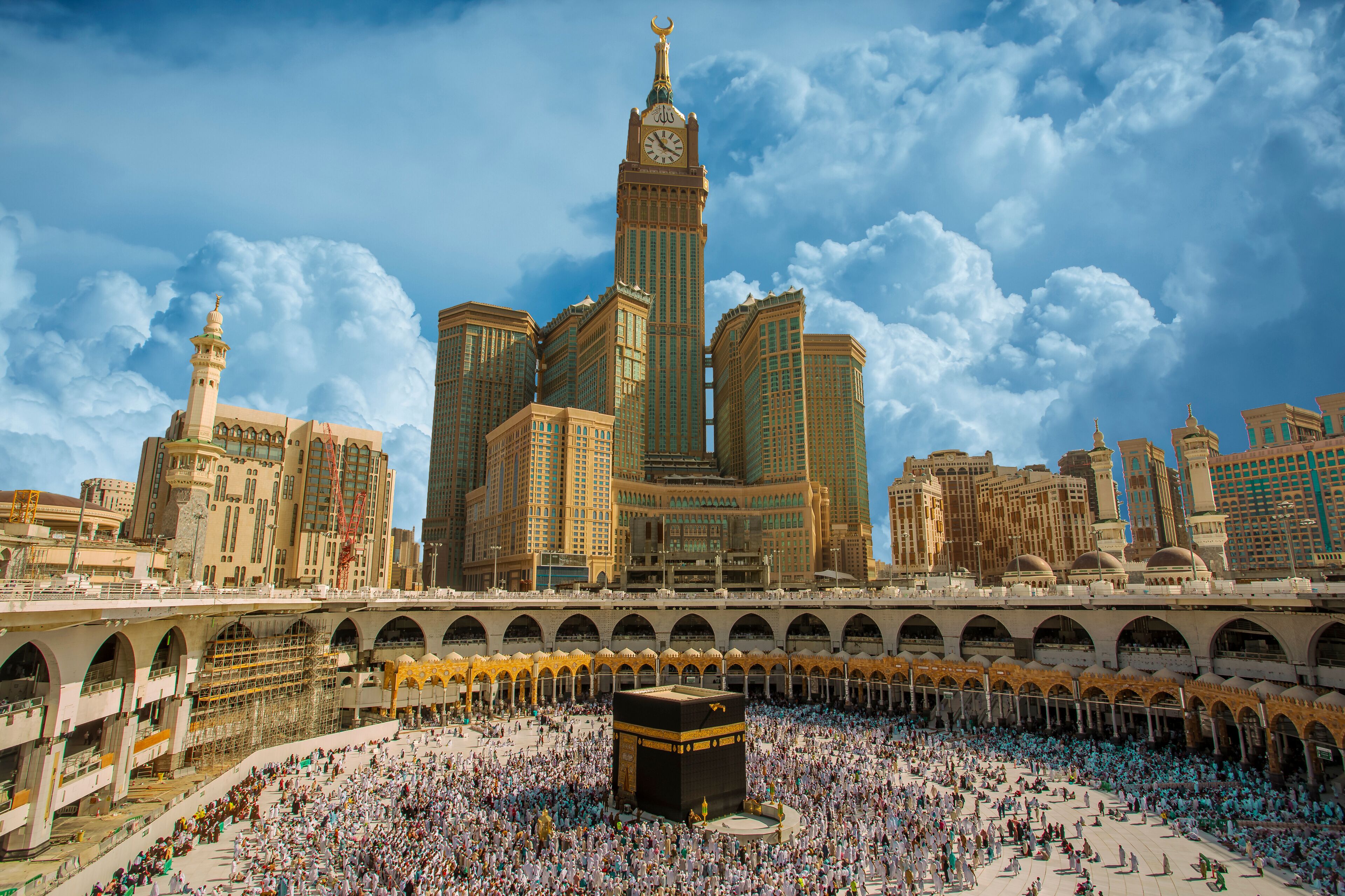 La Kaaba et la tour de l’horloge à La Mecque